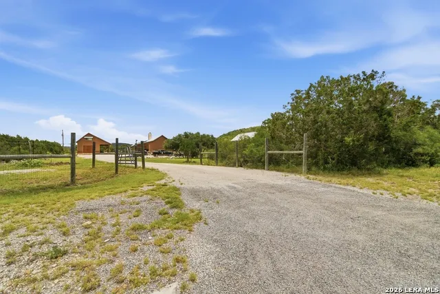 17398 TX Hwy 127 Sabinal, TX 78881