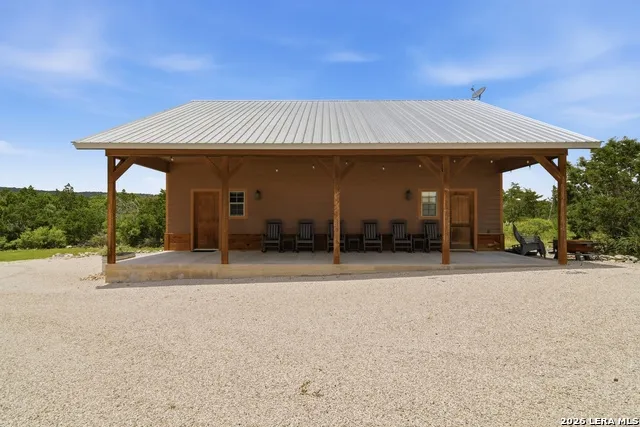 17398 TX Hwy 127 Sabinal, TX 78881