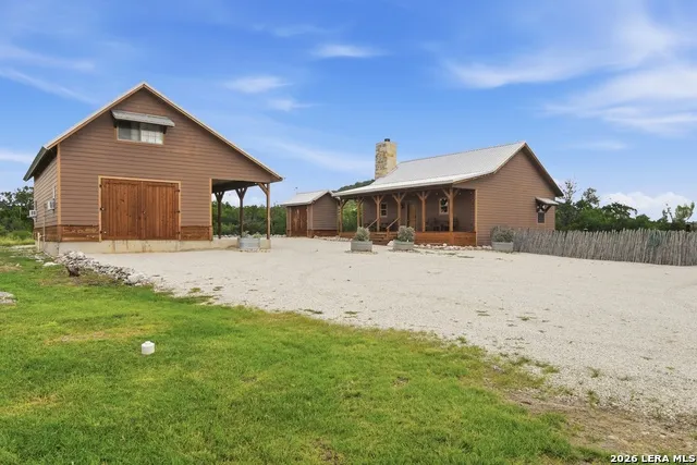 17398 TX Hwy 127 Sabinal, TX 78881