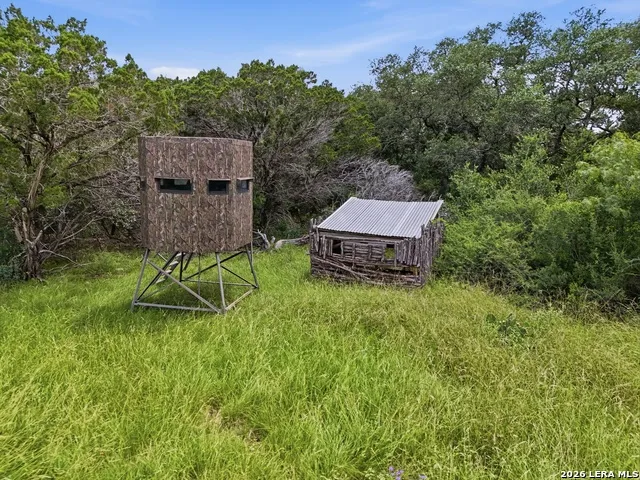 17398 TX Hwy 127 Sabinal, TX 78881