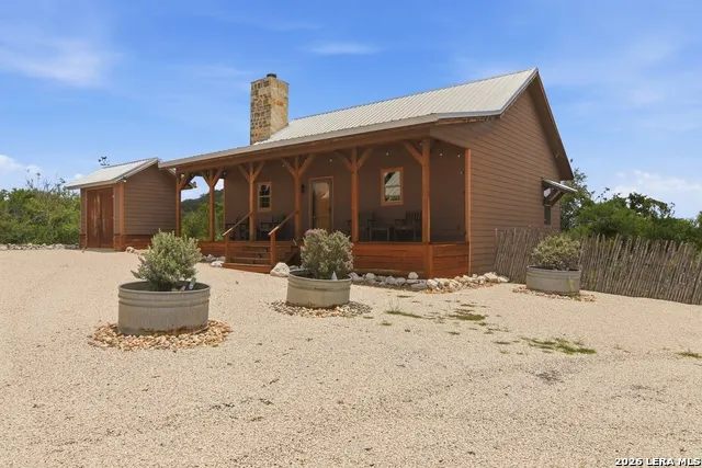 17398 TX Hwy 127 Sabinal, TX 78881