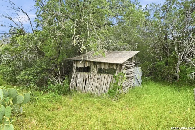 17398 TX Hwy 127 Sabinal, TX 78881