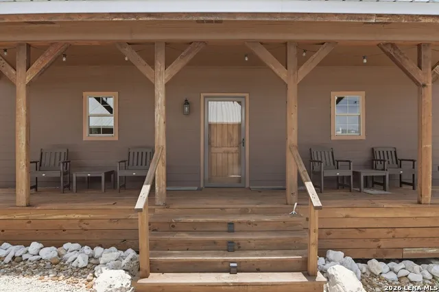 17398 TX Hwy 127 Sabinal, TX 78881