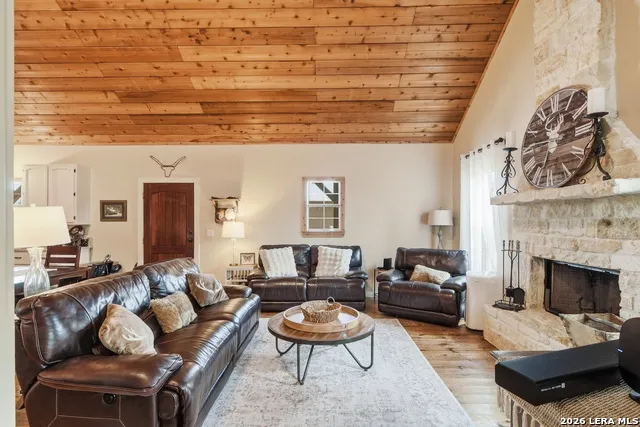 17398 TX Hwy 127 Sabinal, TX 78881