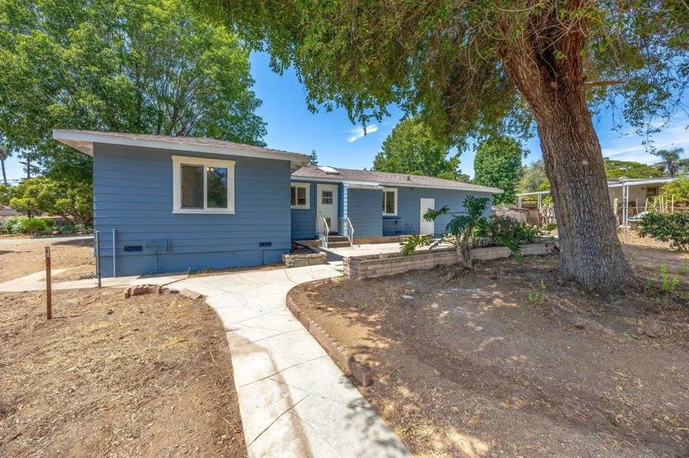 1223 Coventry Rd Vista, CA 92084