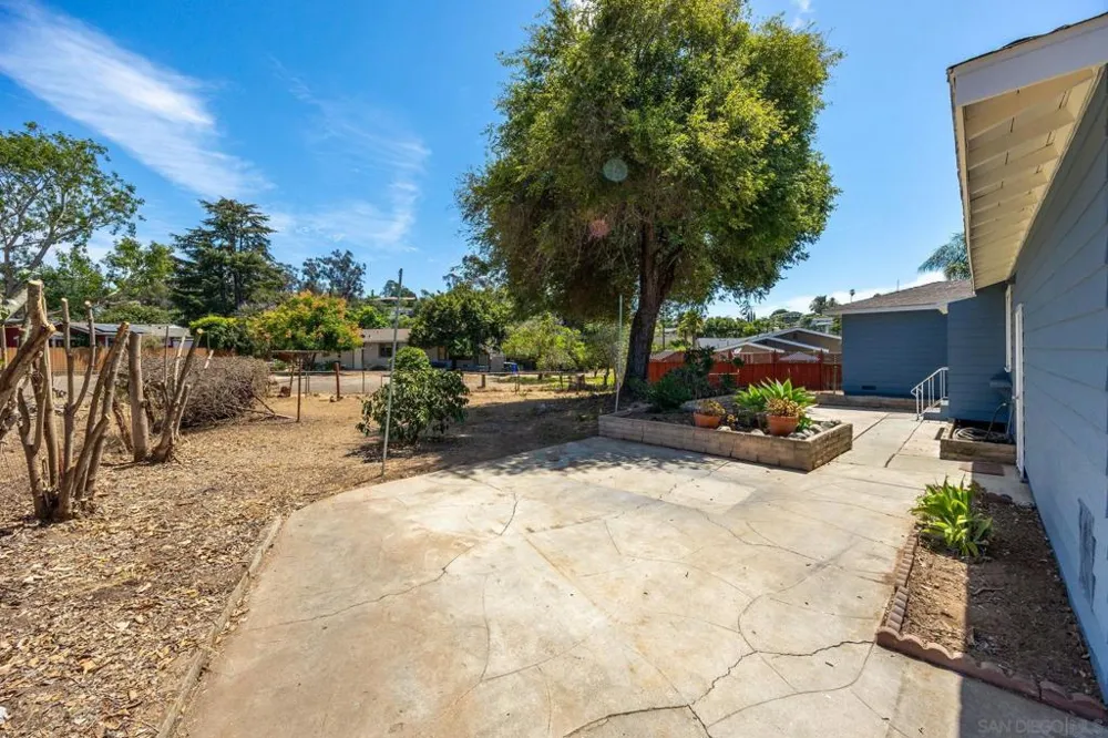 1223 Coventry Rd Vista, CA 92084