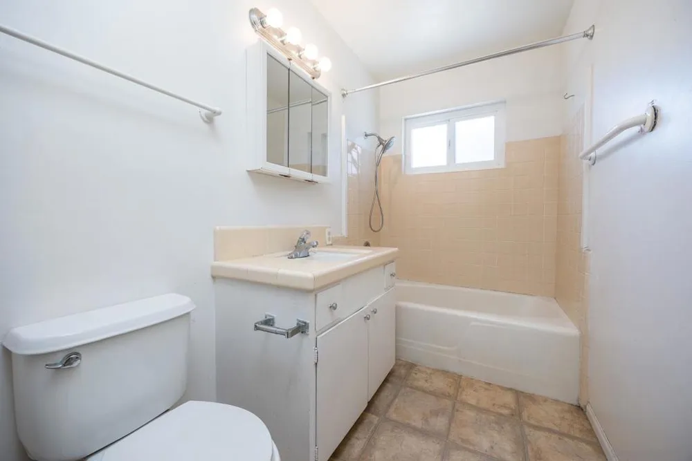 1223 Coventry Rd Vista, CA 92084