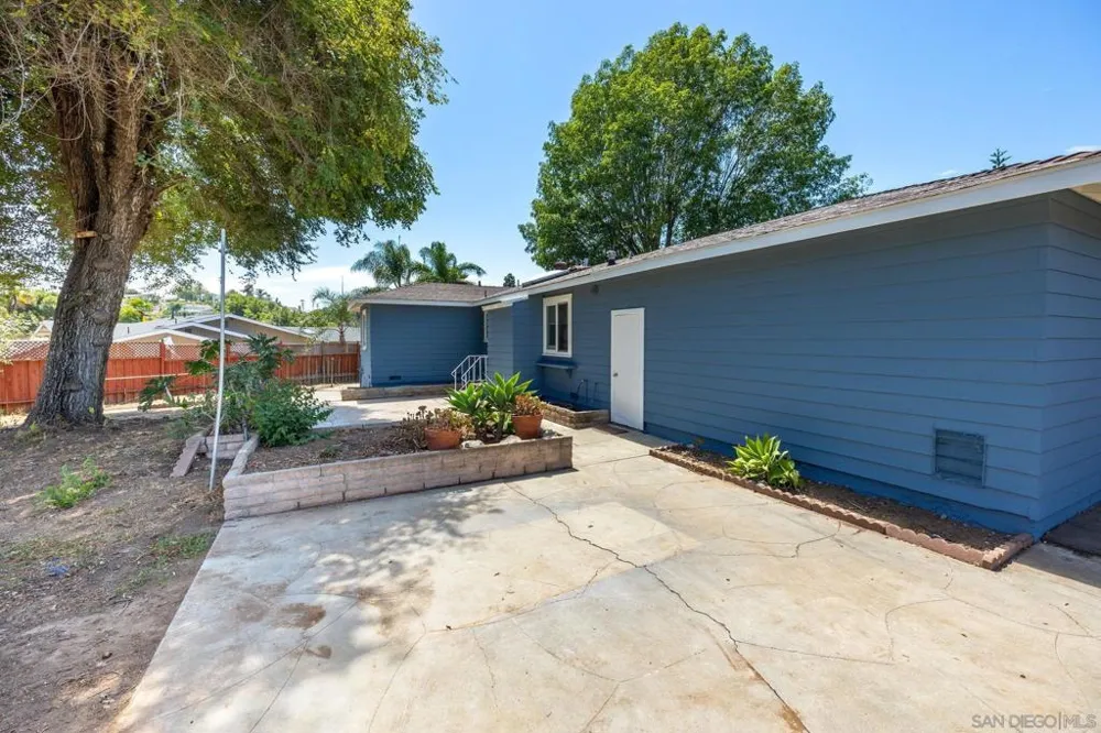 1223 Coventry Rd Vista, CA 92084