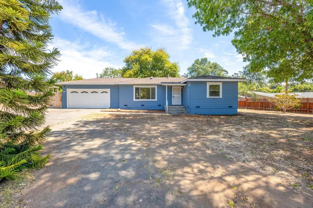 1223 Coventry Rd Vista, CA 92084