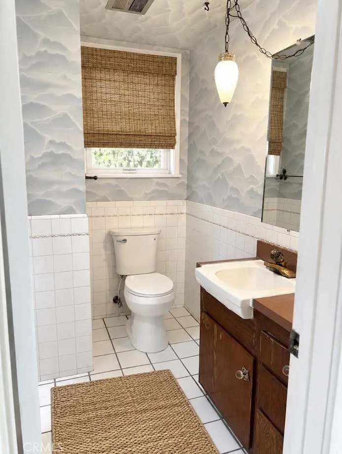904 Mccart Brea, CA 92821