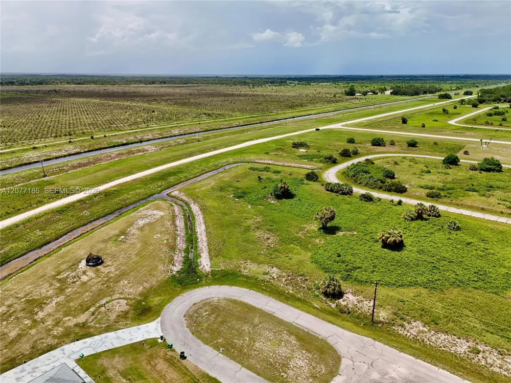 216 LYNBROOK LOOP La Belle, FL 33935