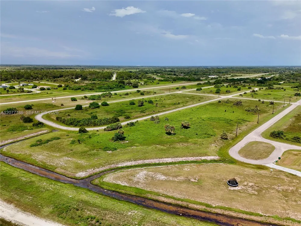 216 LYNBROOK LOOP La Belle, FL 33935