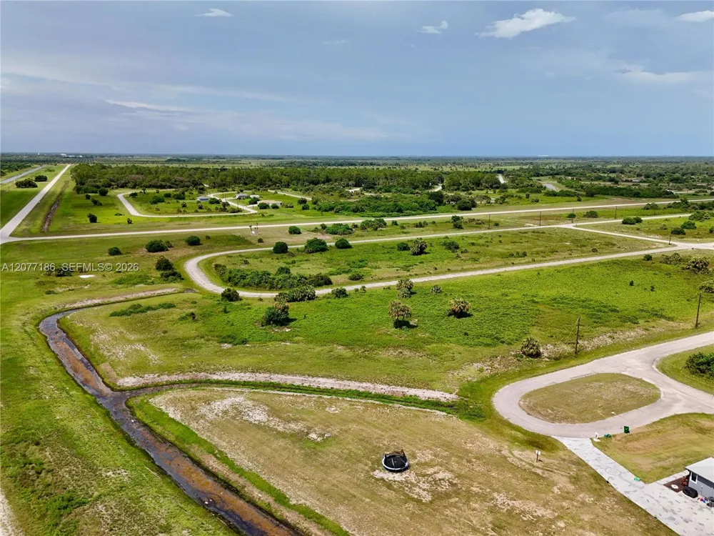 216 LYNBROOK LOOP La Belle, FL 33935