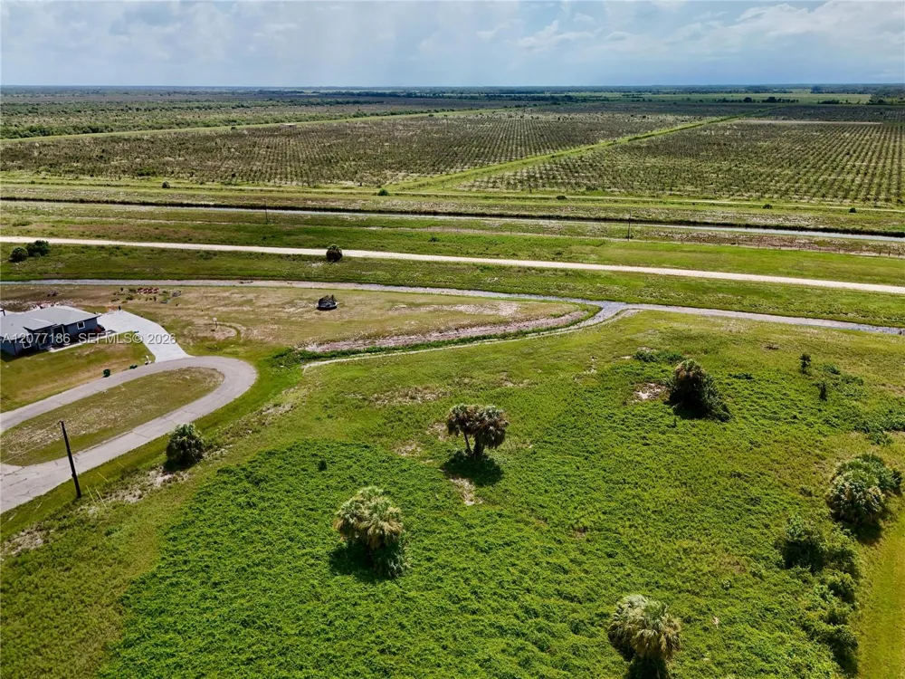 216 LYNBROOK LOOP La Belle, FL 33935