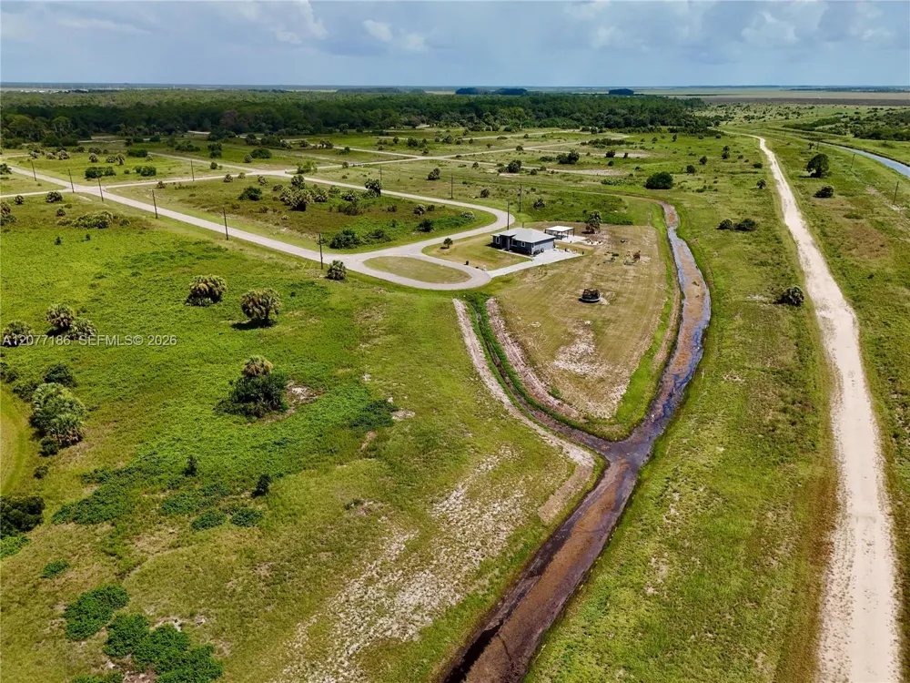 216 LYNBROOK LOOP La Belle, FL 33935