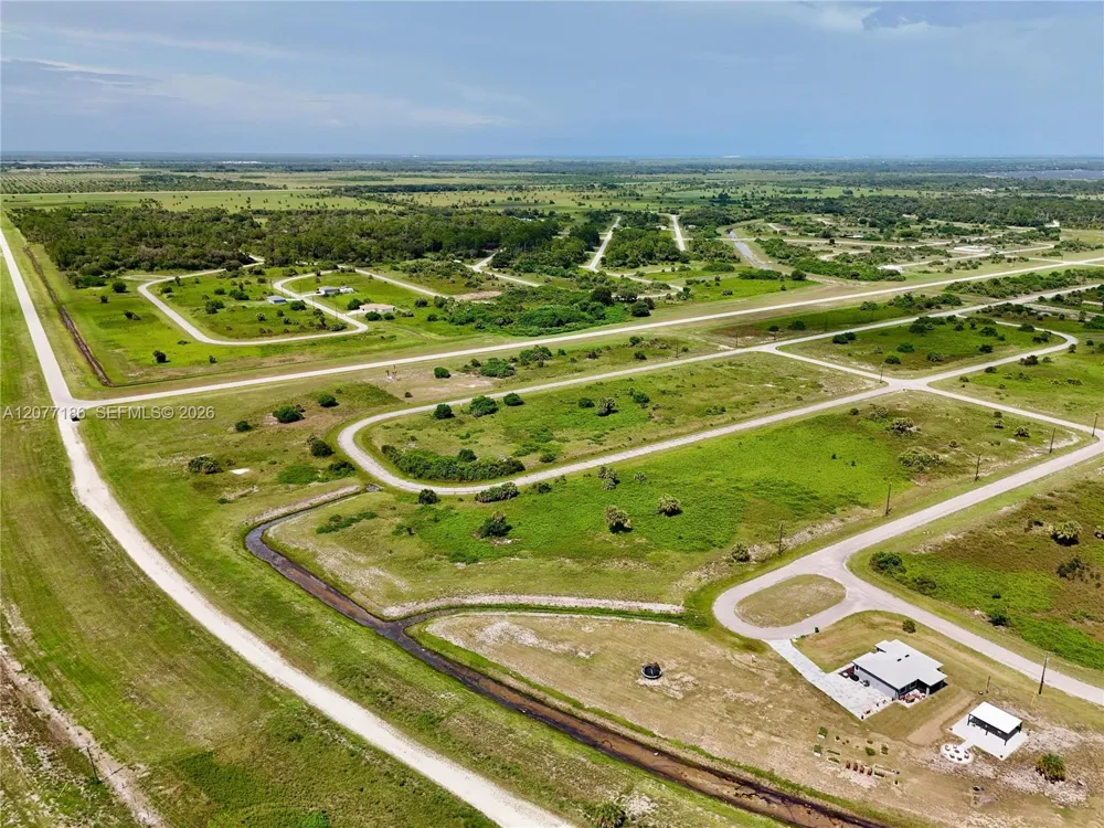 216 LYNBROOK LOOP La Belle, FL 33935