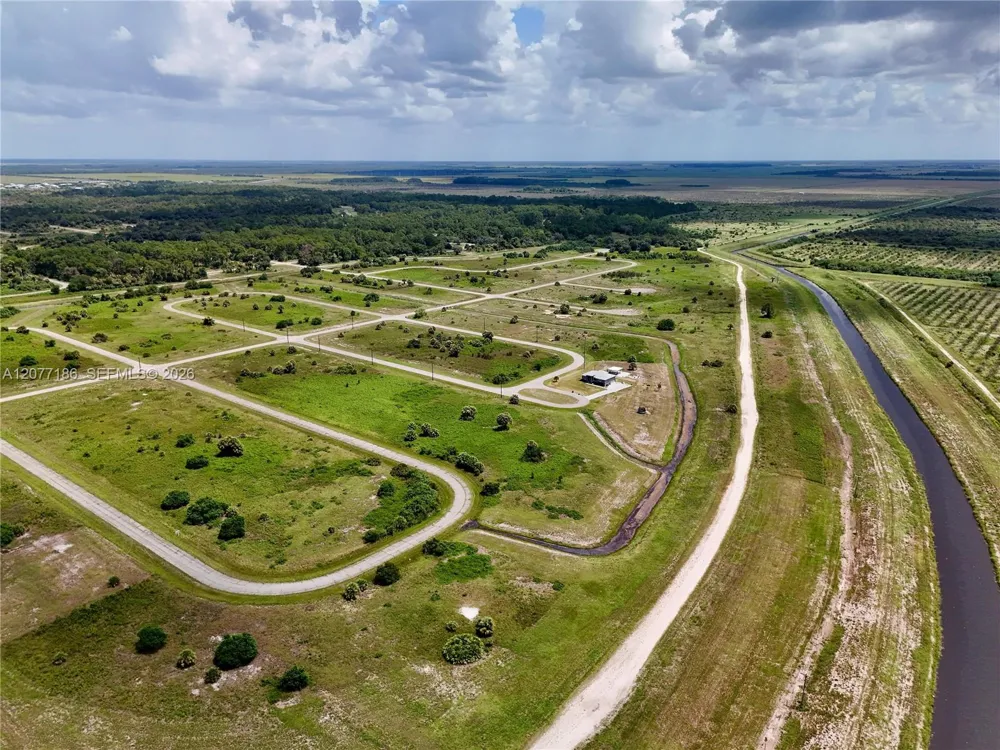 216 LYNBROOK LOOP La Belle, FL 33935