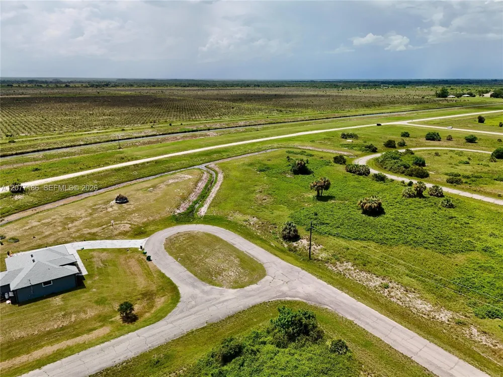 216 LYNBROOK LOOP La Belle, FL 33935