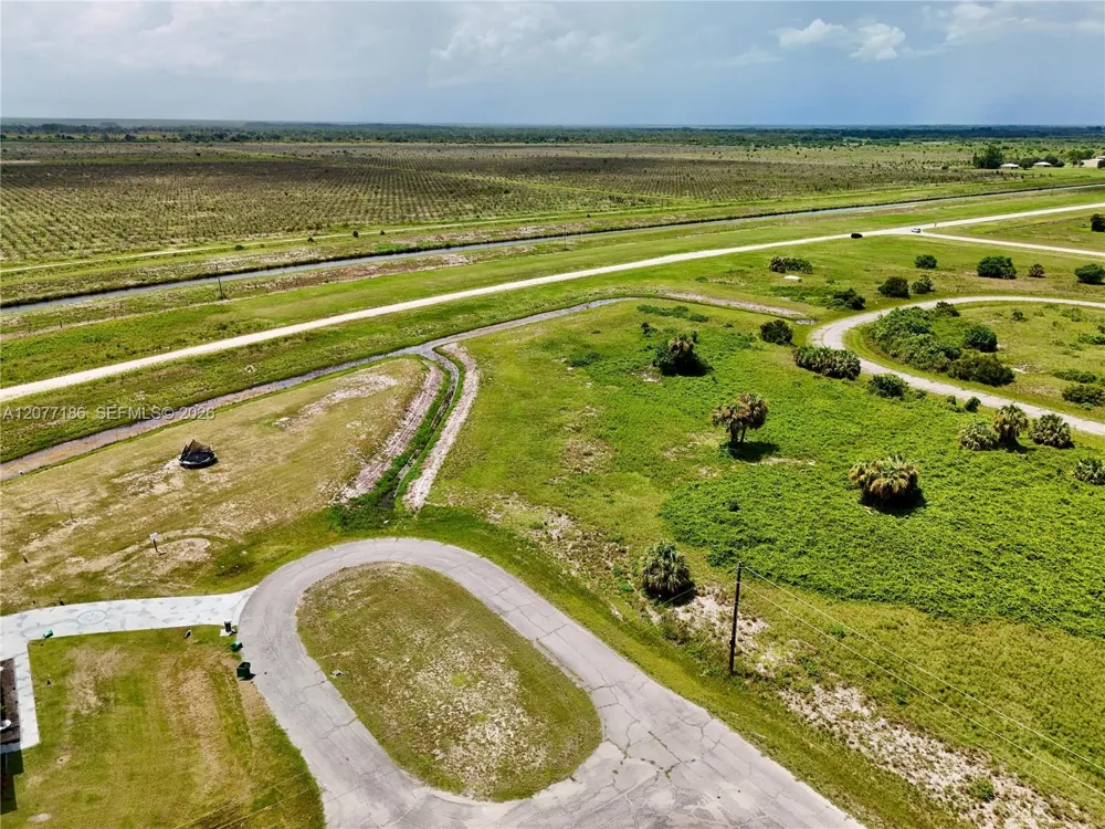 216 LYNBROOK LOOP La Belle, FL 33935