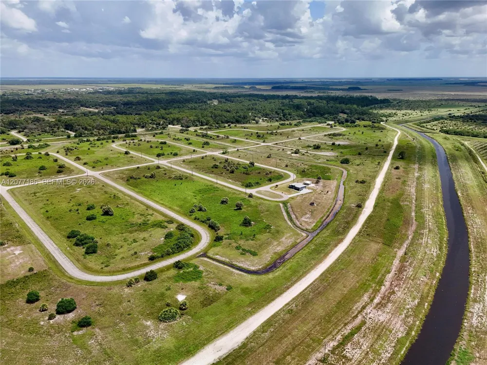 216 LYNBROOK LOOP La Belle, FL 33935