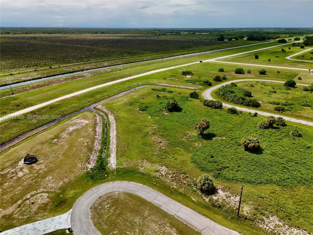 216 LYNBROOK LOOP La Belle, FL 33935