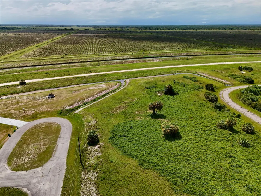 216 LYNBROOK LOOP La Belle, FL 33935