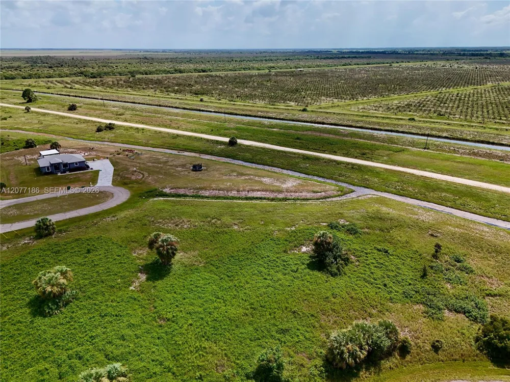 216 LYNBROOK LOOP La Belle, FL 33935