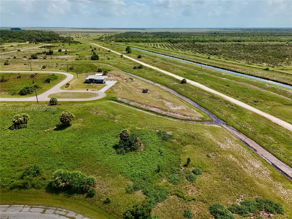 216 LYNBROOK LOOP La Belle, FL 33935