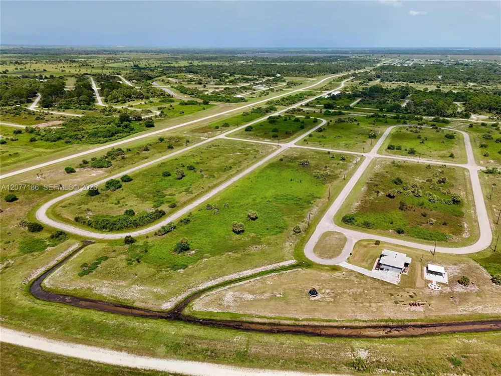 216 LYNBROOK LOOP La Belle, FL 33935
