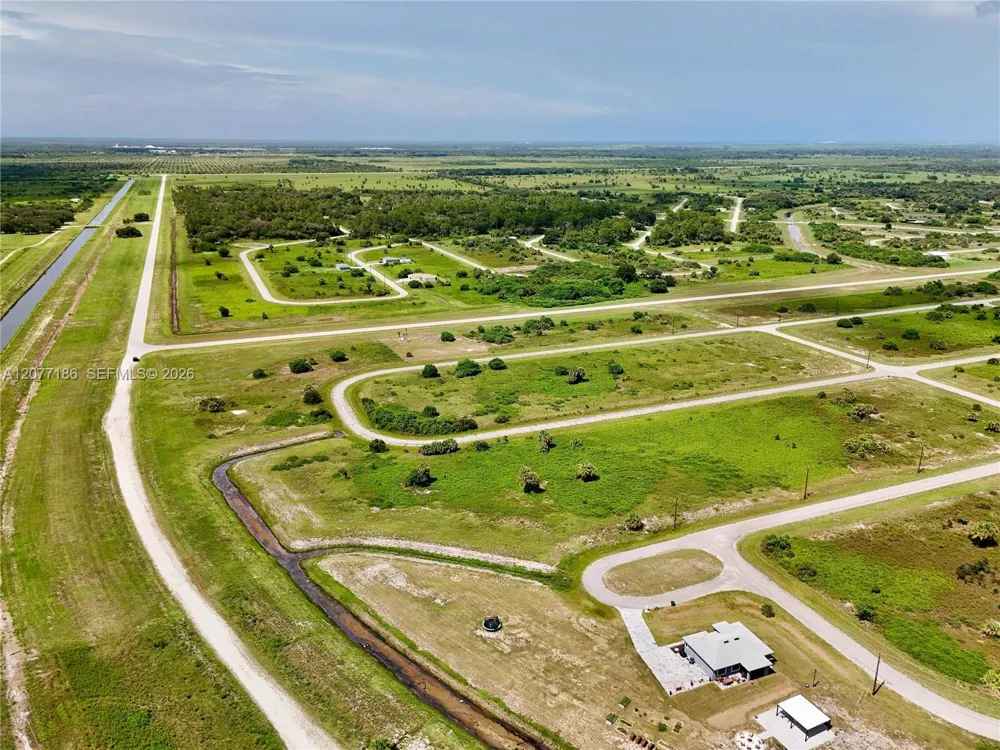 216 LYNBROOK LOOP La Belle, FL 33935