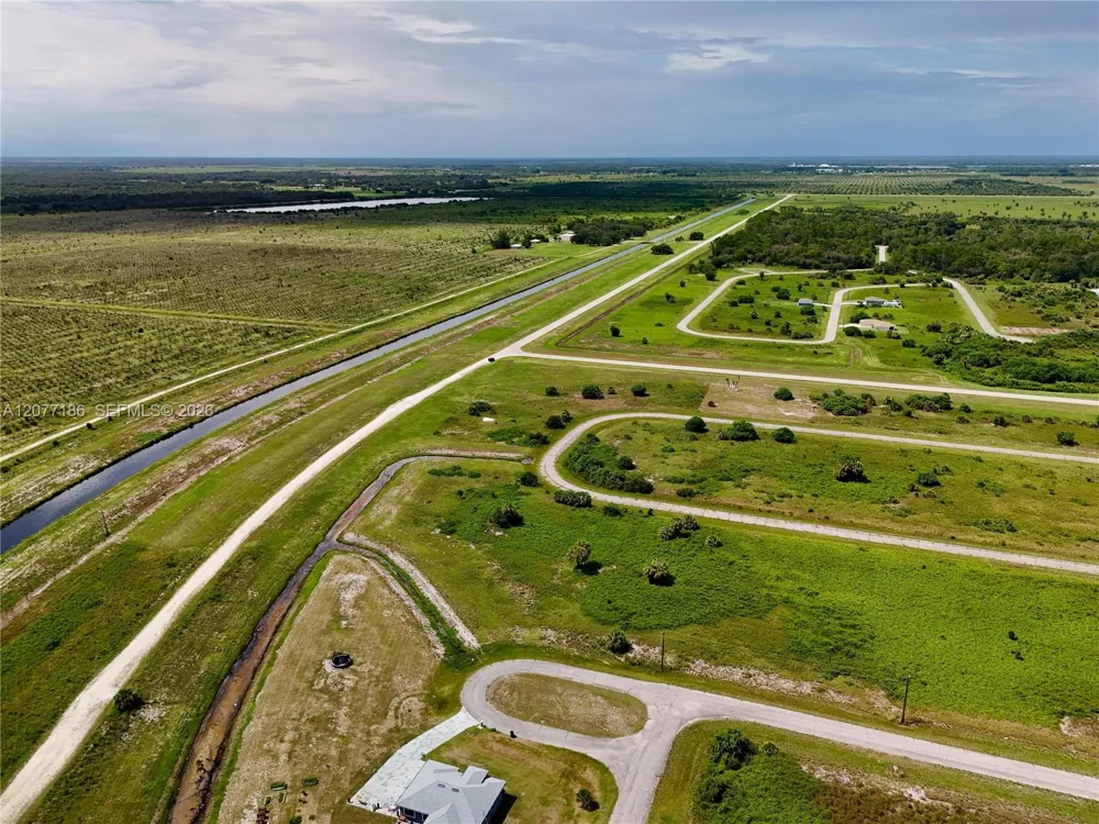 216 LYNBROOK LOOP La Belle, FL 33935