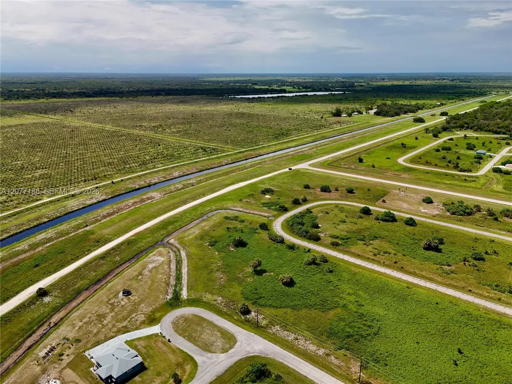 216 LYNBROOK LOOP La Belle, FL 33935