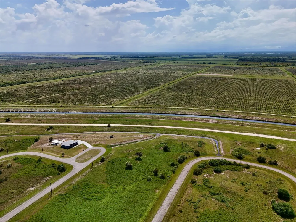 216 LYNBROOK LOOP La Belle, FL 33935