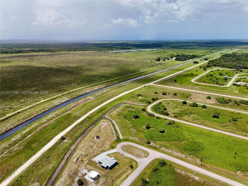 216 LYNBROOK LOOP La Belle, FL 33935