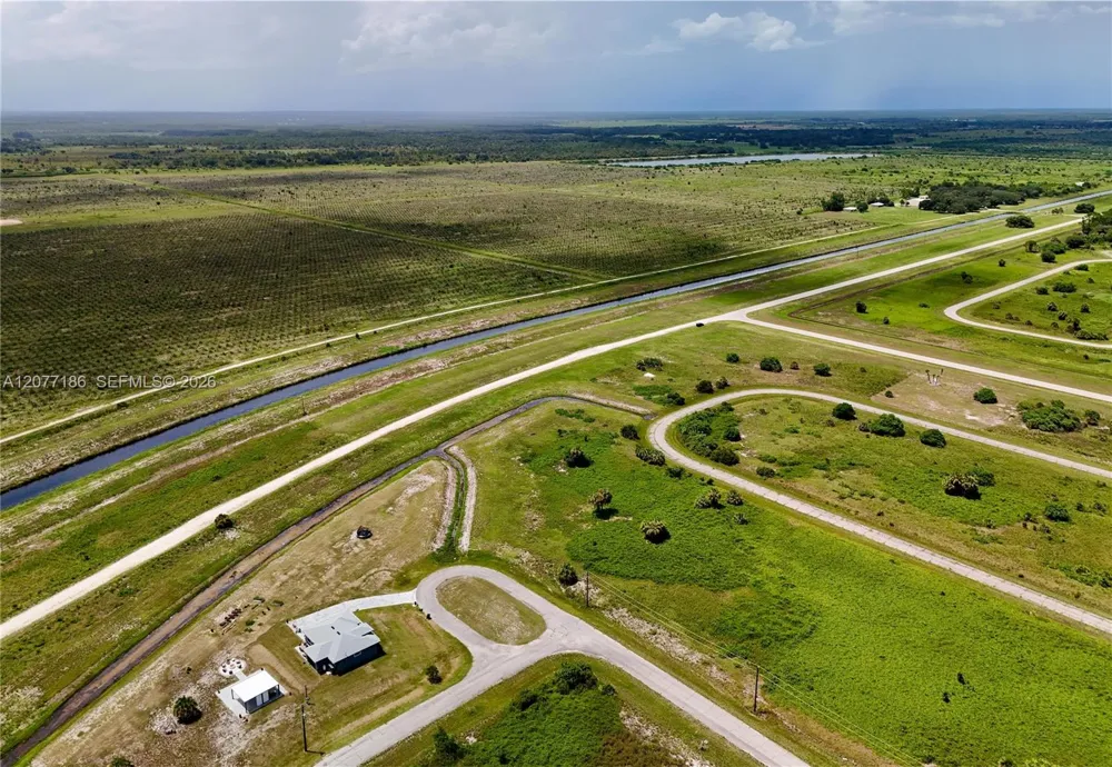 216 LYNBROOK LOOP La Belle, FL 33935