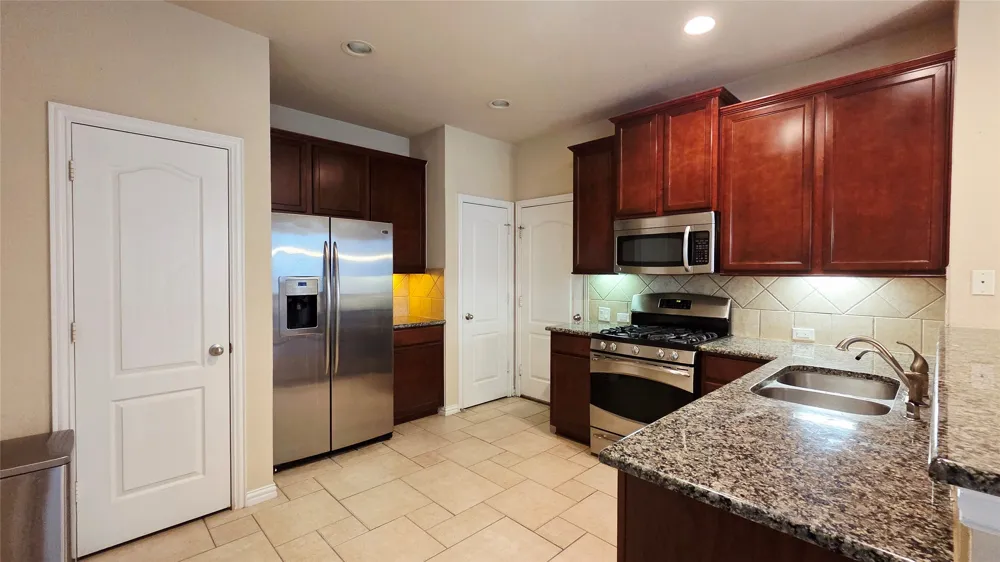4364 Peregrine Way Carrollton, TX 75010