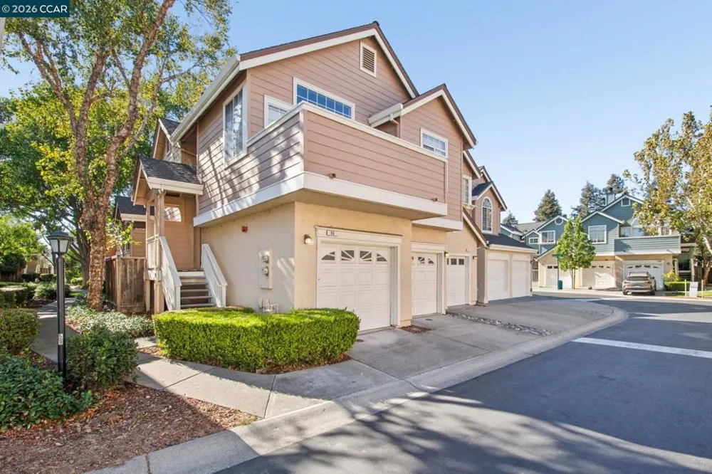 97 Manchester Dr Fairfield, CA 94533