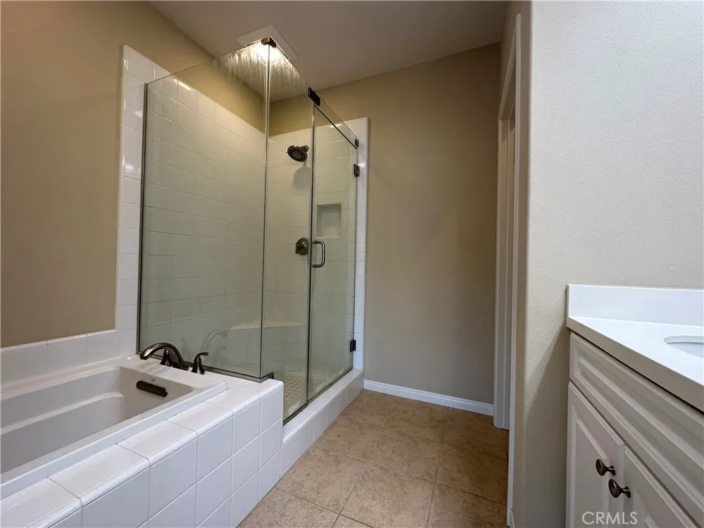 133 Lamplighter Irvine, CA 92620