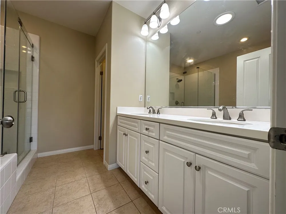 133 Lamplighter Irvine, CA 92620