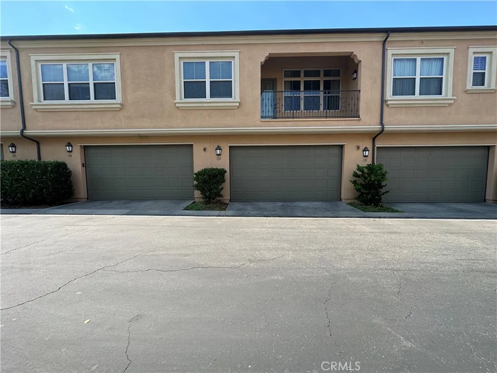 133 Lamplighter Irvine, CA 92620