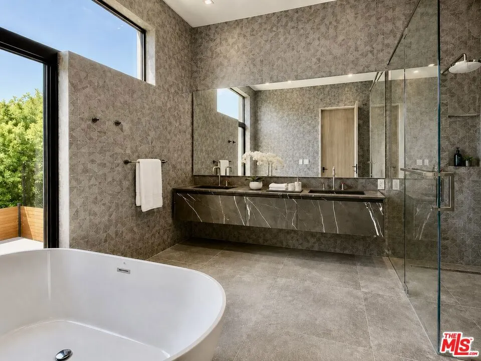 8741 Dorrington Avenue West Hollywood, CA 90048