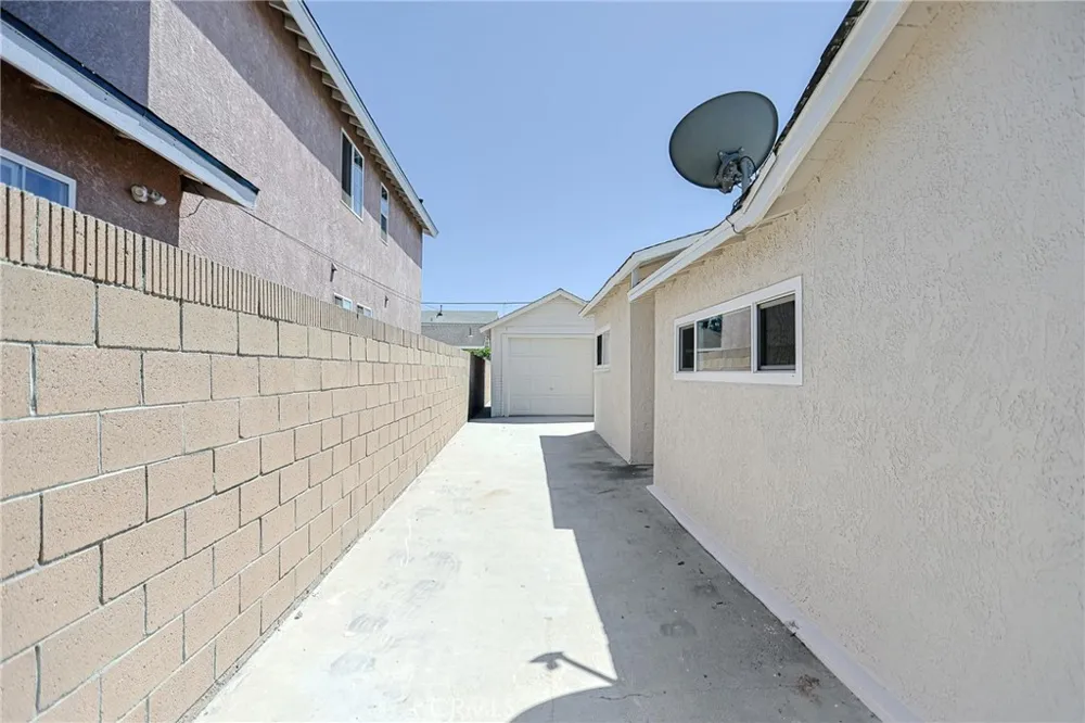 1524 W 223rd Street Torrance, CA 90501