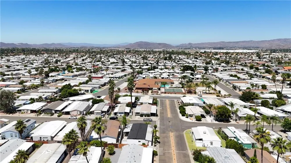 900 Santa Clara Hemet, CA 92543