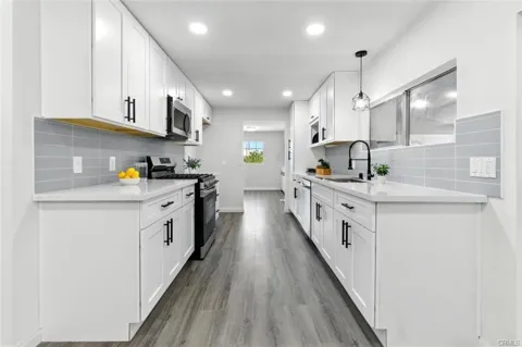 900 Santa Clara
