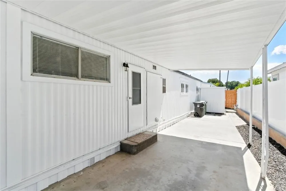 900 Santa Clara Hemet, CA 92543