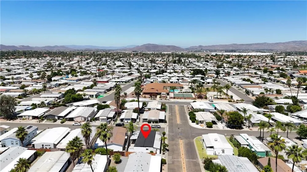 900 Santa Clara Hemet, CA 92543