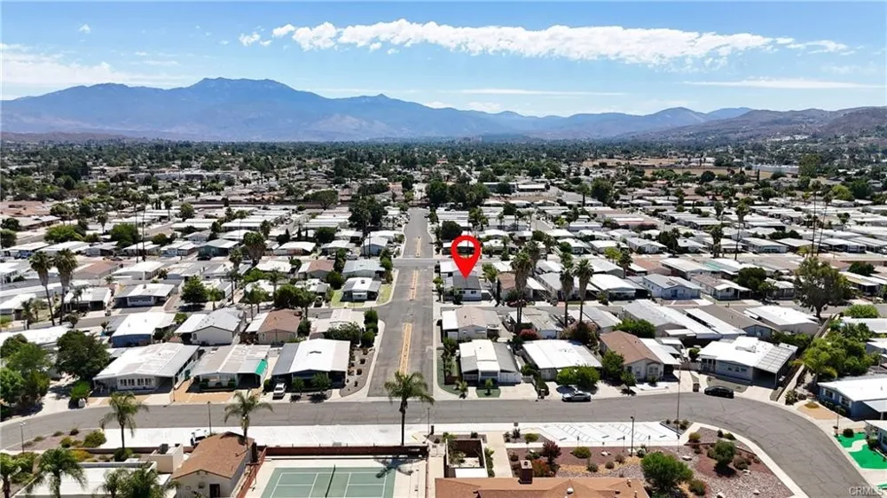 900 Santa Clara Hemet, CA 92543