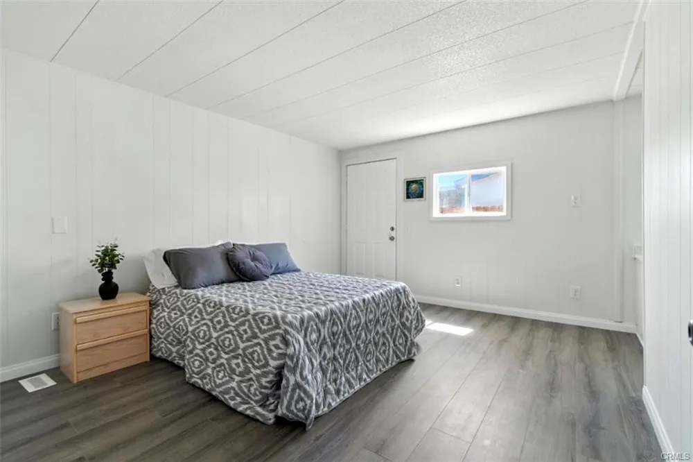 900 Santa Clara Hemet, CA 92543