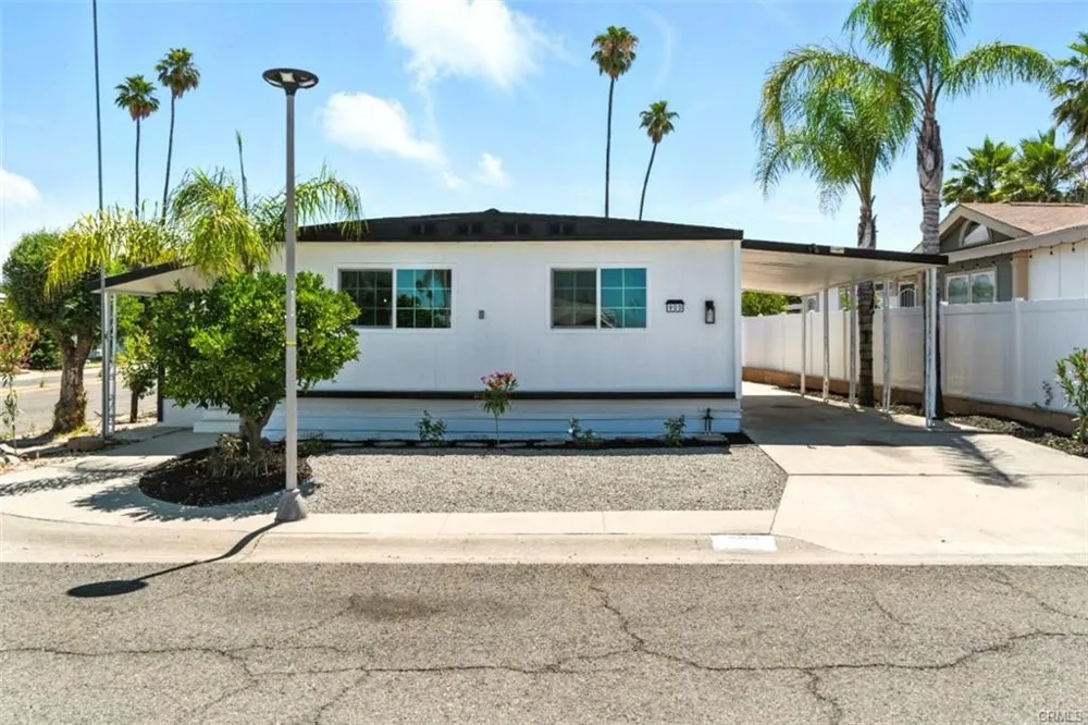 900 Santa Clara Hemet, CA 92543