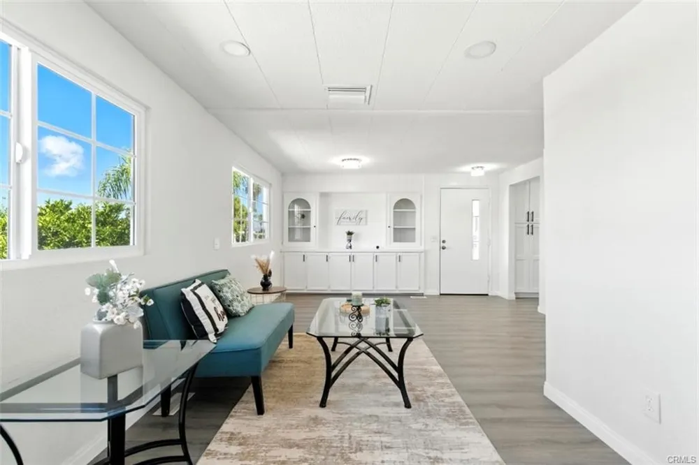 900 Santa Clara Hemet, CA 92543